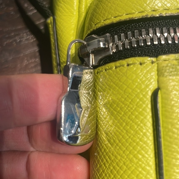 RESERVED FOR BUYER GIVEAWAY LOUIS VUITTON EUC Taigarama Neon Yellow MSNGR Bag - Picture 8 of 17